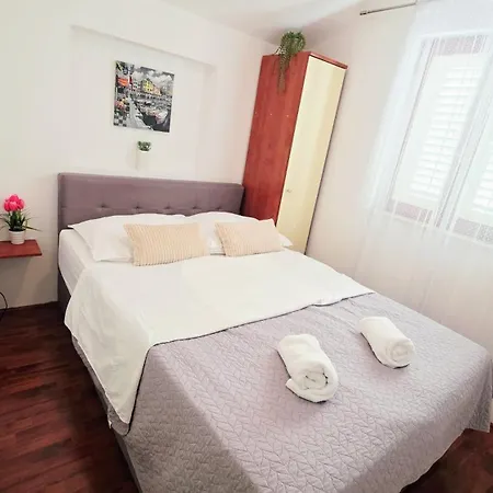Beus-five Min Form The Apartamento *