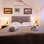 Apartment Beus-five Min Form The
