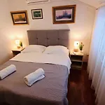 Apartment Beus-five Min Form The