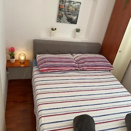 Beus-five Min Form The Apartment *