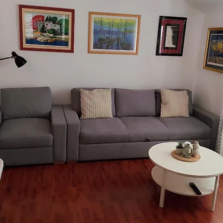 Apartment Beus-five Min Form The