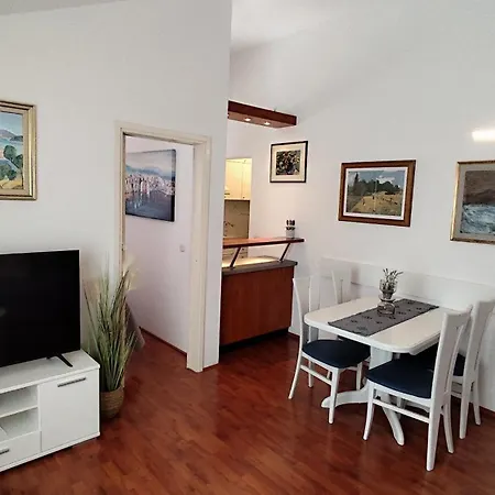 Beus-five Min Form The Apartment Makarska