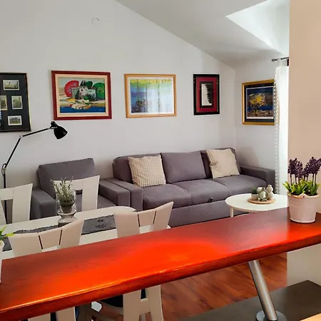 Apartment Beus-five Min Form The