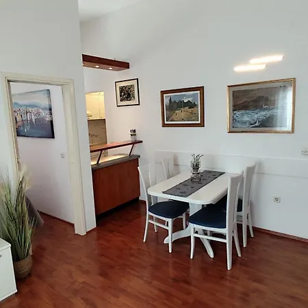 Beus-five Min Form The Makarska