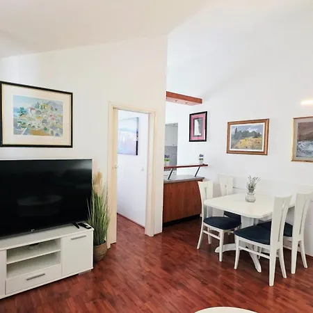 Beus-five Min Form The Apartment Makarska