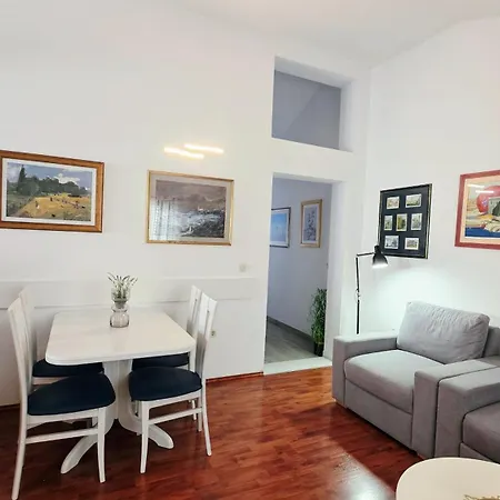 Beus-five Min Form The Makarska