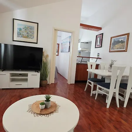 Beus-five Min Form The Apartment *