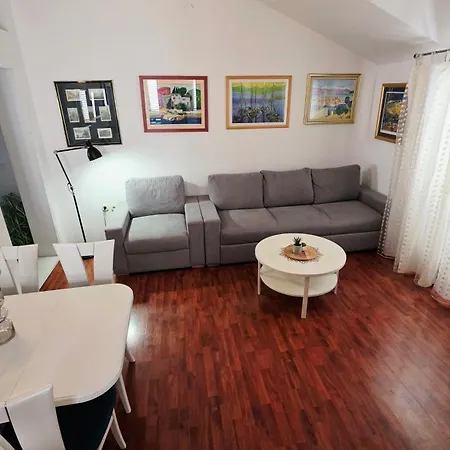 Beus-five Min Form The Apartman