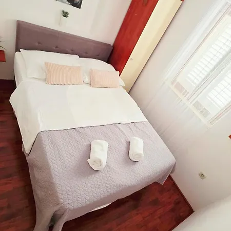 Beus-five Min Form The Apartman *